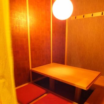 It is a private room for 4 people.We can guide you to private rooms for 4 people, 10 people, etc., so please feel free to contact us first ♪ Japanese space with a calm atmosphere is popular! Also for girls' associations and conger eels ◎ Small sardines caught in Setouchi It is a creative izakaya where you can enjoy Hiroshima specialties such as sardines and conger eels!