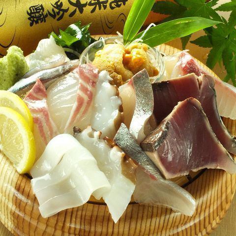 瀬戸内旬魚などご当地メニューもご用意しております。