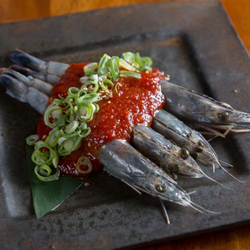 姜ちゃんの人気メニュー☆ヤンニョムセウ！2尾880円(税込)～