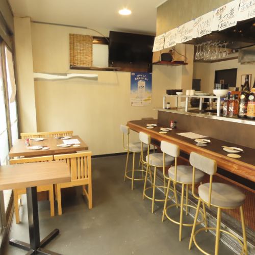 女子会利用にも最適♪またクーポンで18時までにご来店いただいた女性のお客様に、ワンドリンクをプレゼントいたします♪ぜひ、友人と共にご利用ください！