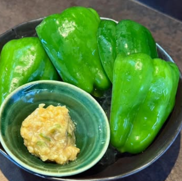 【当店人気メニュー！】パリパリピーマン(自家製肉味噌)418円(税込)