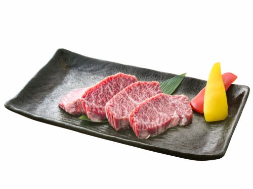 Thick-sliced Wagyu beef skirt steak