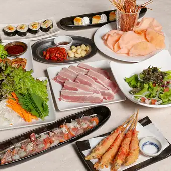 『三元豚のサムギョプサル』コース【飲み放題付き】4,800円