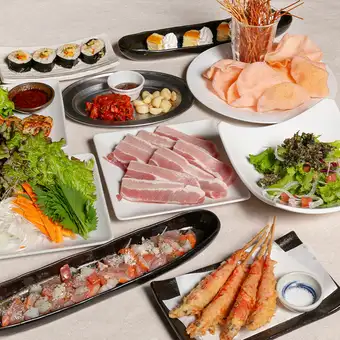 『三元豚のサムギョプサル』コース【飲み放題付き】4,800円