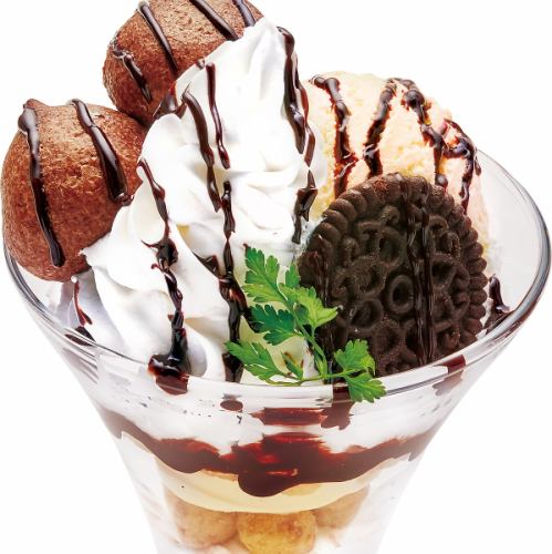 チョコレートパフェ