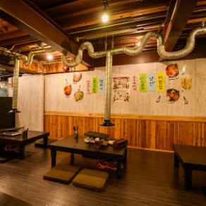 【座敷席：４-６名様×７卓】ご家族様のお食事にも最適◎足を伸ばしリラックスして、本場の味をゆっくりと味わいましょう♪