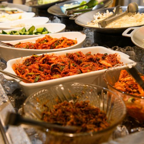当店ご利用で単品のお客様にはお得な琉球ヒートブッフェが食べ放題！もちろんドリンクバー飲み放題付き！