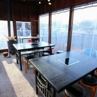 開放的なテラス席をご用意♪夜空の下で食べる肉料理とキンキンに冷えた生ビールはカクベツです！！会社のお仲間や学生のお集まりにもお勧め☆