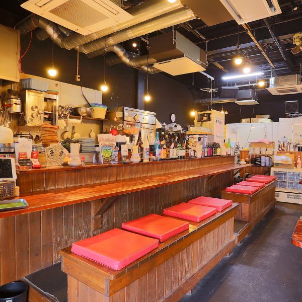 土浦駅より徒歩7分！カウンター席もご用意しておりますので、おひとり様も気軽にご利用いただけるのが自慢のポイント♪
