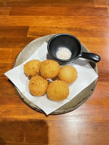 Croquette (Spanish-style croquette) / Deep-fried chicken sesseri each