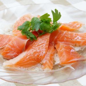 Specialty! Broiled Raw Salmon Carpaccio