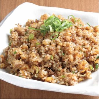 Iron-plated garlic rice