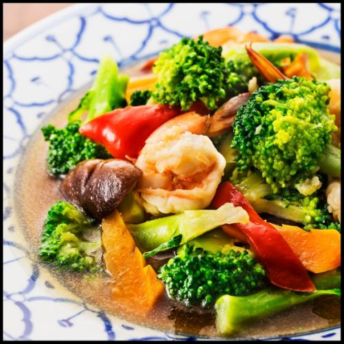 Kumpad broccoli（炒虾和西兰花）