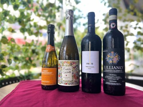 We offer a carefully selected selection of Italian wines!