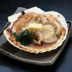 Live scallops (butter/soy sauce)