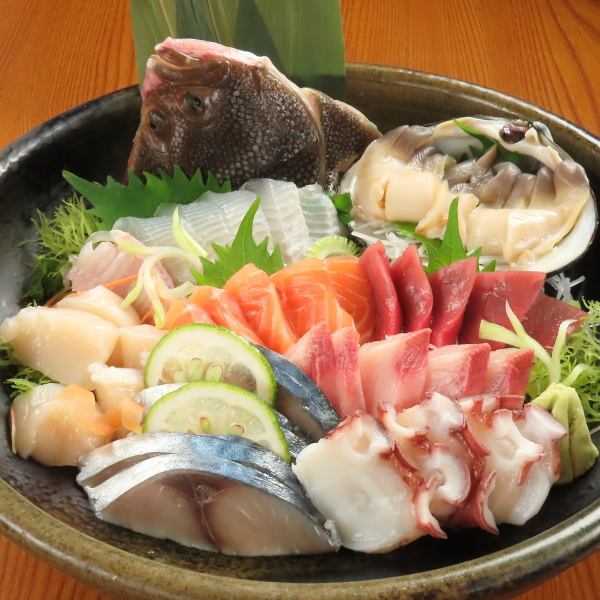 The freshness and taste are different! ``Today's 8-piece sashimi assortment (3 servings)'' *The photo shows 5 servings