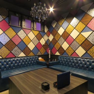 A completely private room with karaoke. All-you-can-drink is available only in private rooms! Please ask the staff.An hourly charge will be charged per person.