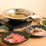 10月11日（土）｜3連休の始まりは台風予報

本日から 3連休 がスタートです！
あいにくの台風予報ではありますが、当店は 通常通り営業 しております。

休日はお席が埋まりやすく、
直前のお電話ではご案内が難しい場合もございます。
なるべくお早めにご予約、またはお電話いただけますと調整が可能です。

【ご予約状況】
10月11日（土）…残り1組（カウンターのみ2名様）｜土曜は埋まりやすいです。
10月12日（日）…残り1組（カウンターのみ）｜連休中日のご利用にどうぞ。
10月13日（月・祝）…残り2組｜祝日はお早めのご予約を。
10月15日（水）〜19日（日）…残り2組｜平日・週末ともにご予約可能です。

【本日空席あり｜菊名 レストラン／しゃぶしゃぶ】
島根の旬食材を活かした創作和食コース。
焼きあご出汁のしゃぶしゃぶ、奥出雲豚やしまね和牛を少人数でゆったり楽しめます。
雰囲気の良い隠れ家で、記念日や会食・ご家族の夕食にも最適。

菊名駅徒歩5分／予約制・1日3組限定
ご予約はプロフィールのリンクから

#しゃぶしゃぶ
#創作和食
#焼きあご出汁
#奥出雲豚
#しまね和牛
#隠れ家レストラン
#記念日ディナー
#会食
#家族ディナー
#予約制
#連休の楽しみ
#台風でも営業中
#菊名グルメ
#菊名レストラン
#島根食材
#和食好き
#少人数対応
#ゆったり空間
#お早めのご予約を
#特別な時間
#食通必見
#しゃぶしゃぶ好き
#日本食
#台風の日も安心
#隠れスポット
#秋の味覚
#グルメレストラン
#ランチタイム도화된