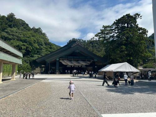 11月24日（月・祝）

三連休最終日、
本日はおかげ様で満席となります。

来週は、
週末は残りわずか／平日はまだまだご予約可能 です。
ご予定が決まり次第、お早めにお問い合わせください。
ご予約お待ちしております。

《空席情報》
11月24日（月・祝）…満席
11月26日（水）…残り1組
11月27日（木）…残り1組（カウンターのみ）
11月28日（金）…残り1組
11月29日（土）…残り1組（カウンターのみ2名様）
11月30日（日）…残り1組（カウンターのみ）

【本日空席あり｜菊名 レストラン／和食／しゃぶしゃぶ】
菊名駅徒歩5分の隠れ家レストラン。
島根の旬食材を活かした創作和食と、
焼きあご出汁のしゃぶしゃぶを少人数でゆったり楽しめます。

菊名エリアでレストランをお探しの方、
和食でゆっくり食事をしたい方におすすめです。
接待・記念日・ご家族でのご利用にも最適。

予約制／1日3組限定
ご予約はプロフィールのリンクからどうぞ。

#レストラン
#隠れ家
#和食
#しゃぶしゃぶ
#菊名
#接待
#記念日
#創作和食
#島根食材
#焼きあご出汁
#大人の空間
#予約制
#少人数限定
#家庭料理
#日本料理
#健康食
#ヘルシーグルメ
#心に残るお食事
#上質なひととき
#旬の味わい
#特別な時間
#風味豊かな
#食事会
#落ち着いた雰囲気
#温かいおもてなし
#今だけ
#話題のお店
#一日三組限定