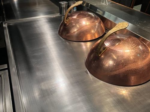 This is Teppanyaki Tamayura.
We will be offering a Christmas special dinner (17,000 yen) for two days only, on December 24th and 25th, 2025.
We still have seats available for the 25th.
We look forward to your visit.
Teppanyaki Tamayura
1-26-1-317 Kamimeguro, Meguro-ku
Nakameguro Atlas Tower Annex 3F
📞03-5724-3777
Closed every Monday (if Monday is a public holiday, the following Tuesday)
#Teppanyaki Tamayura
#Nakameguro Gourmet
#NakameguroDinner
#NakameguroLunch
#Nakameguro Steak
#teppanyaki
#ChristmasDinner
#Teppanyaki
#Nakameguro food
#Tamayura