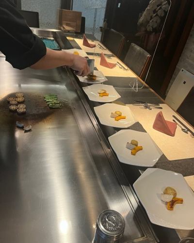 This is Teppanyaki Tamayura.
Our store is highly valued by the following customers:
①Customers who want to make their guests happy with the food, service, and space at their dining venue.
② Customers who want to celebrate an anniversary and want the person celebrating to say, "Thank you for bringing me to a great restaurant."
3. Customers who are looking for a restaurant with a relaxed atmosphere, not too expensive, and delicious food for lunch with friends.
There are many other things we do, but we strive every day to meet the needs of our customers.
We look forward to your visit.
Teppanyaki Tamayura
1-26-1-317 Kamimeguro, Meguro-ku
Nakameguro Atlas Tower Annex 3F
📞03-5724-3777
Closed every Monday (if Monday is a public holiday, the following Tuesday)
#Teppanyaki Tamayura
#Nakameguro Gourmet
#NakameguroLunch
#NakameguroDinner
#Nakameguro Steak
#teppanyaki
#Teppanyaki
#Nakameguro Teppanyaki
#teppanyakirestaurant