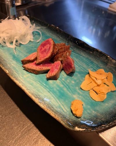 철판 야키 타마 유라입니다.
저희 가게에서는 이하와 같은 손님에게 매우 활용 받고 있습니다.
①회식의 장소로서, 상대방에게 요리·서비스·공간의 점에서 기꺼이 받고 싶은 고객
②기념일을 축하하는 장소로서, 축하하시는 분에게 「좋은 가게에 데려와 주셔서 감사합니다」라고 말해 주고 싶은 손님
③ 점심 식사로 친구 등과 식사를 할 때 느긋한 공간에서 너무 지나치지 않고 요리의 맛있는 가게를 찾는 고객
이 밖에도 여러가지 있습니다만, 이상과 같은 고객의 마음에 응할 수 있도록, 매일 노력해 영업하고 있습니다.
부디 여러분의 내점을 기다리고 있습니다.
철판구이 타마유라
메구로구 카미메구로 1-26-1-317
나카 메구로 아틀라 타워 아넥스 3F
📞03-5724-3777
매주 월요일 정기 휴무(월요일이 공휴일인 경우 다음 화요일)
#철판구이
#나카메구로
#나카메구로
#나카메구로디너
#나카메구로스테이크
#teppanyaki
#철판구이
#나카메구로철판구이
#teppanyakirestaurant