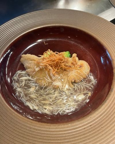 철판 야키 타마 유라입니다.
저희 가게에서는 이하와 같은 손님에게 매우 활용 받고 있습니다.
①회식의 장소로서, 상대방에게 요리·서비스·공간의 점에서 기꺼이 받고 싶은 고객
②기념일을 축하하는 장소로서, 축하하시는 분에게 「좋은 가게에 데려와 주셔서 감사합니다」라고 말해 주고 싶은 손님
③ 점심 식사로 친구 등과 식사를 할 때 느긋한 공간에서 너무 지나치지 않고 요리의 맛있는 가게를 찾는 고객
이 밖에도 여러가지 있습니다만, 이상과 같은 고객의 마음에 응할 수 있도록, 매일 노력해 영업하고 있습니다.
부디 여러분의 내점을 기다리고 있습니다.
철판구이 타마유라
메구로구 카미메구로 1-26-1-317
나카 메구로 아틀라 타워 아넥스 3F
📞03-5724-3777
매주 월요일 정기 휴무(월요일이 공휴일인 경우 다음 화요일)
#철판구이
#나카메구로
#나카메구로
#나카메구로디너
#나카메구로스테이크
#teppanyaki
#철판구이
#나카메구로철판구이
#teppanyakirestaurant