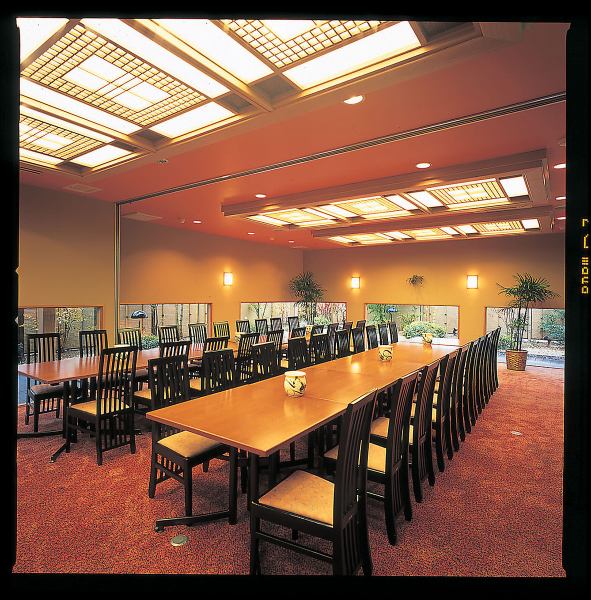 We have private rooms of various sizes.There are tatami mats and horigotatsu-style private rooms, so even customers with small children can use them with peace of mind.4 private rooms x 8/6 seats x 7 private rooms/8 seats x 3/20 seats x 2 private rooms.Up to 50 people are OK! * [Seat fee] If you reserve a private room, you will be charged a private room fee of 5% of the food and drink price.
