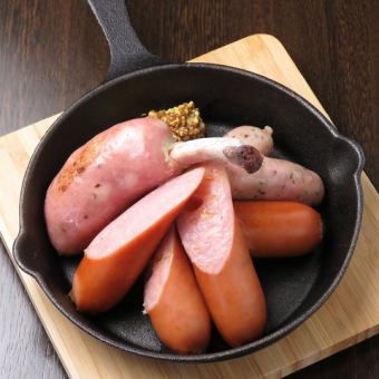 ソーセージ盛り合わせ