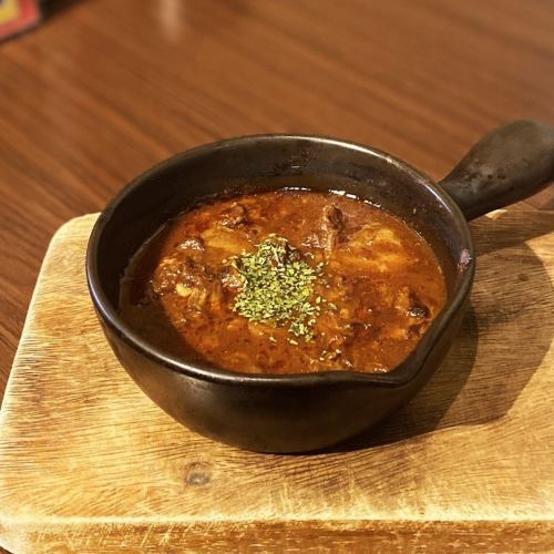 Spicy beef tendon stew