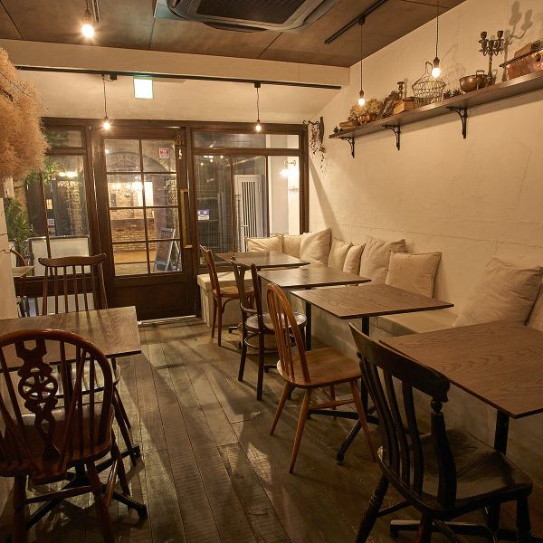 【雰囲気◎】デートや記念日にもオススメ♪夜カフェ営業もしております。お祝い事もお気軽にご相談ください♪【梅田　ランチ　デート　イタリアン　フレンチ　記念日　お肉　スイーツ】