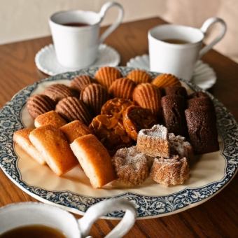 【昼カフェ夜カフェに♪】焼き菓子食べ放題＋ティーフリー 2980円(税込)