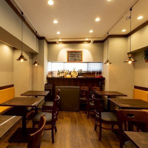 団体様も歓迎！最大20名までの貸切が可能な当店は、プライベートなパーティーや特別な集まりにぴったり。アットホームな空間で心温まるひとときを。