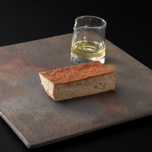 ヴェネチア風レバパテのティラミス仕立て