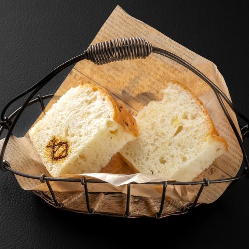 自家製しっとりフォカッチャ