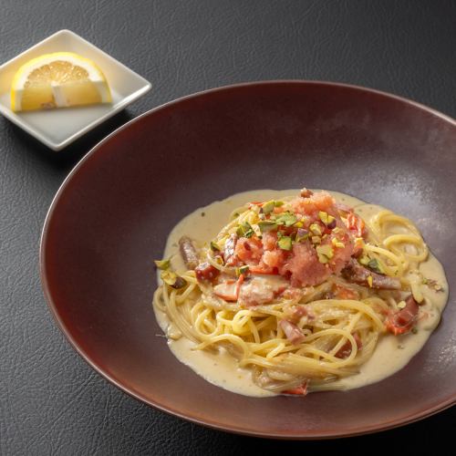 博多明太子とピスタチオレモンクリームパスタ