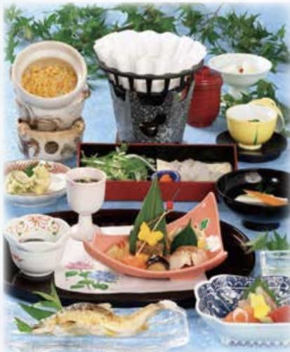 Choose from mini kaiseki courses starting from 5,000 yen (tax included)!