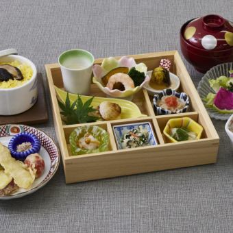 ★旬菜やわらぎ弁当 天ぷら付 2,700円(税サ込）