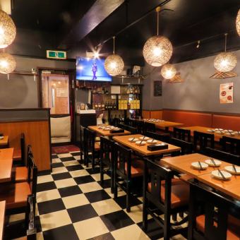 We can also accommodate private parties of 30 or more people. Please feel free to contact us for details. *If you would like to reserve the entire venue, we will charge 440 yen per person for seating.