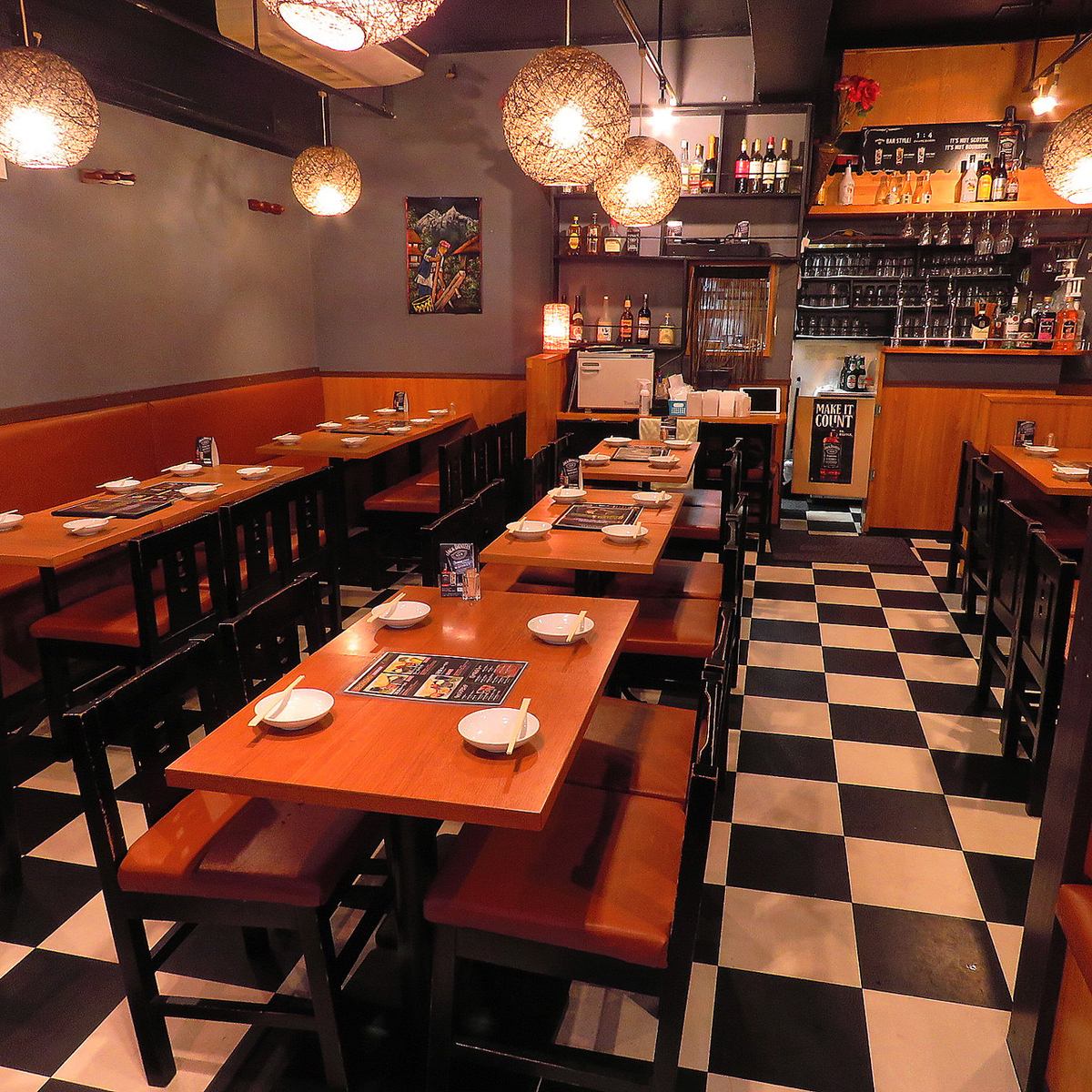 我們還提供各種套餐,並可選擇無限暢飲,使這家餐廳成為大型聚會的理想場所。