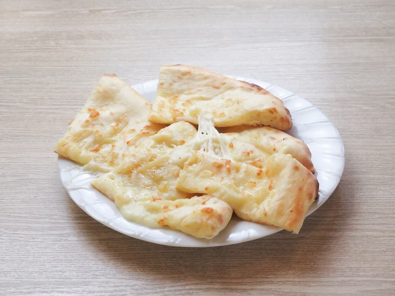 [チーズナン☆熱々とろ～りチーズナンの新メニューを追加しました]　チーズナン