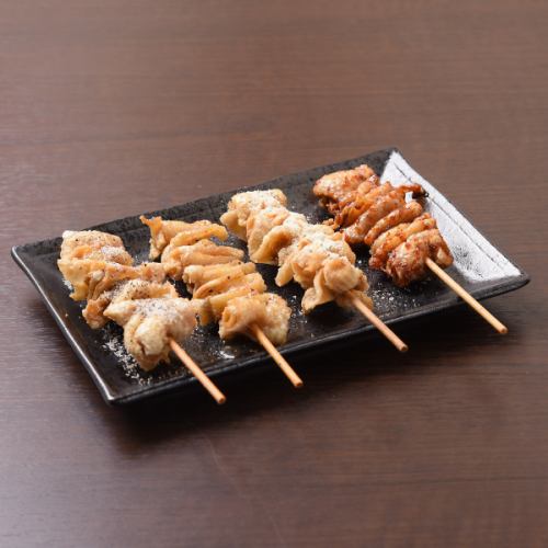 One push on the iron plate! "Specialty Torikawa skewer" is a crispy push menu ♪