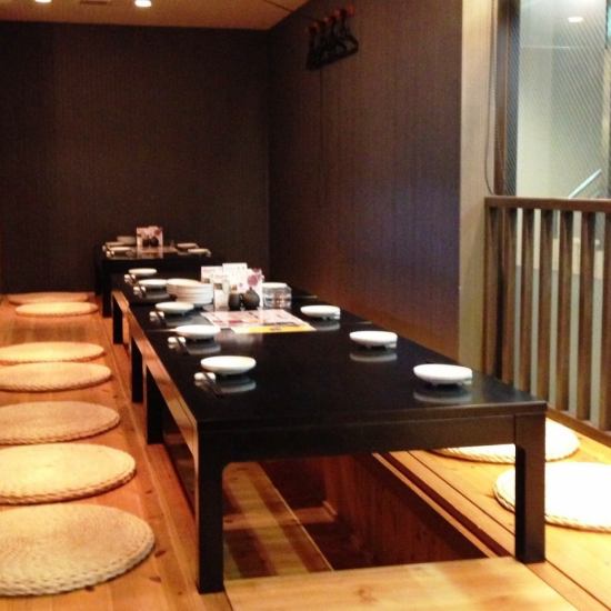 Banquets for up to 32 people are possible at the horigotatsu! Tastes of Kochi such as Tosa Okibonbonito♪