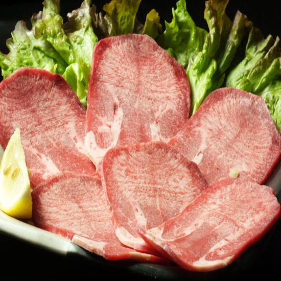 お肉屋さんの直営業だから出来る、「品ぞろえ」 と「低価格」