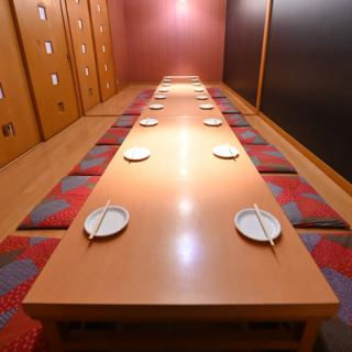 【貸切のご利用も可能です！】当店では、40名様以上で店内まるごとの貸切予約も承っております。大人数でのパーティーや会社のご宴会、同窓会など、周りを気にせずゆったりとお楽しみいただけます。テーブル席やお座敷掘りごたつ席など、人数に応じてレイアウトも自由に変更可能。特別なひとときを演出いたします。