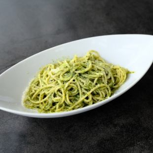 Genovese spaghetti (basil sauce)