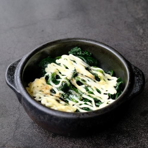 Baked spinach with mayonnaise