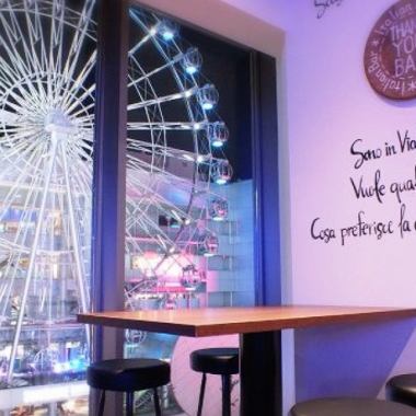 With the night view of Sakae and the gorgeous Ferris wheel in the background, our restaurant is a stylish bar space with a total of 120 seats.