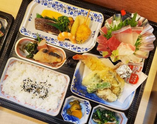 5 人以上可购买 2,300 日元的盒饭。需至少提前3天预订