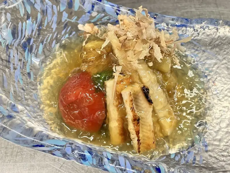 冷やし焼き茄子　お出汁ジュレ